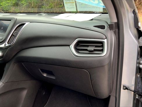 Used 2024 Chevrolet Equinox LT image 17