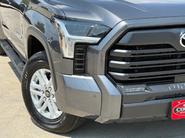 Used 2026 Toyota Tundra SR5 w/ SR5 Convenience Package AWD/4WD image 6