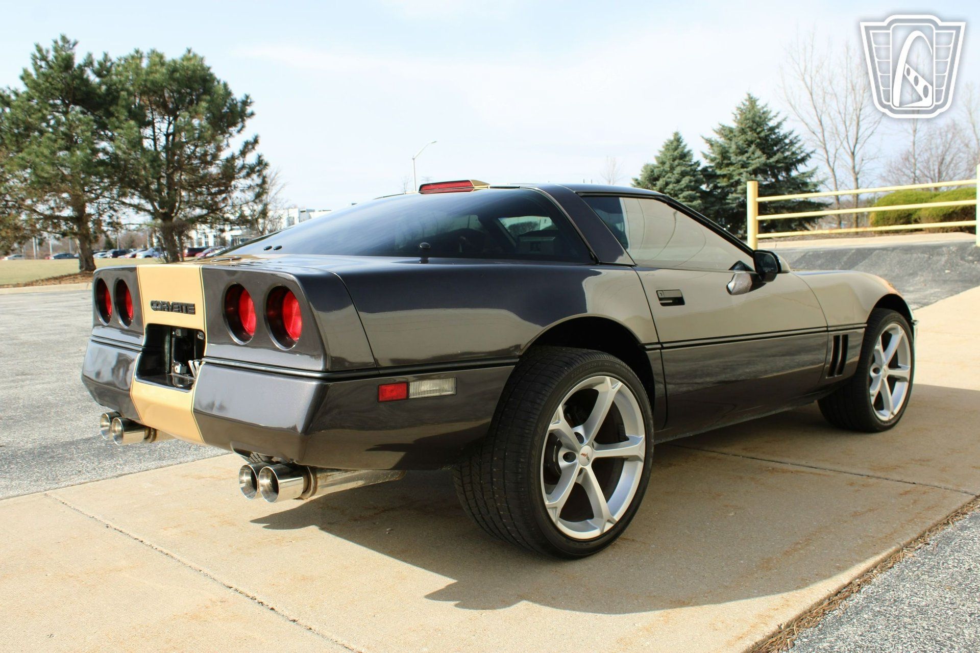 Used 1988 Chevrolet Corvette Coupe RWD image 15