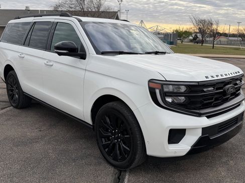 Certified 2025 Ford Expedition Max Platinum w/ Stealth Appearance Package image 1