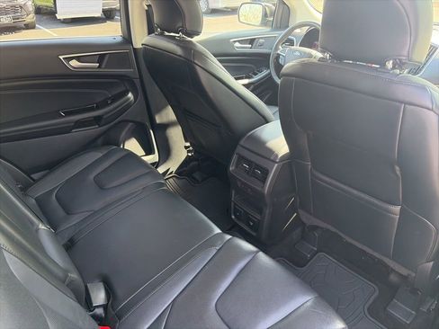 Used 2016 Ford Edge Titanium w/ Equipment Group 302A AWD/4WD image 18
