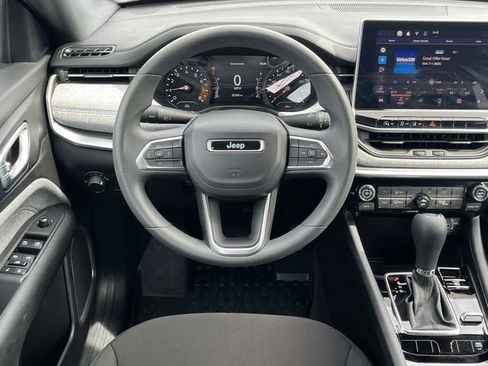 Used 2024 Jeep Compass Sport AWD/4WD image 17