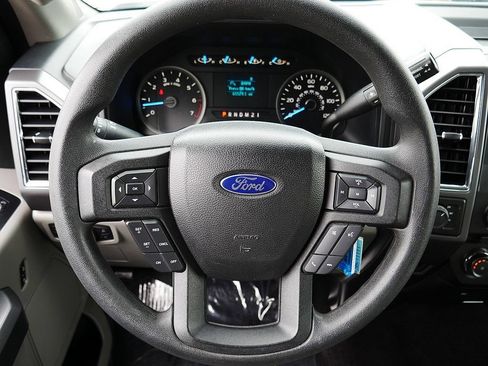 Used 2016 Ford F150 XLT AWD/4WD image 18