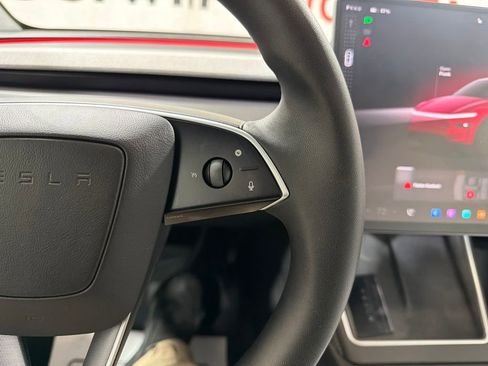 Used 2026 Tesla Model Y AWD image 27