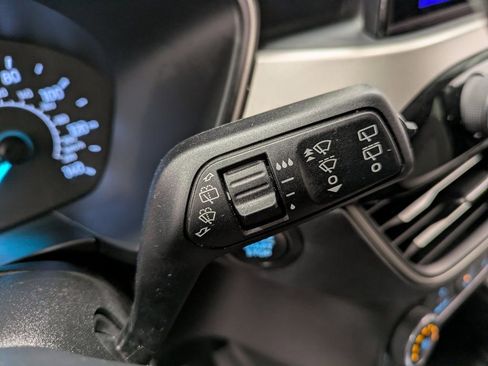 Used 2022 Ford Escape SE image 19