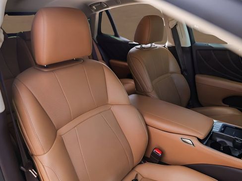 Used 2018 Lexus LS 500 w/ Accessory Package (Z2) RWD image 29