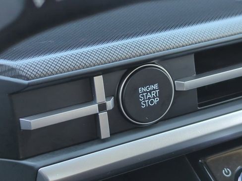 Certified 2025 Hyundai Santa Fe SEL image 30