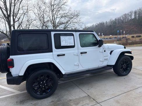 Used 2023 Jeep Wrangler Unlimited Sahara w/ Cold Weather Group AWD/4WD image 5