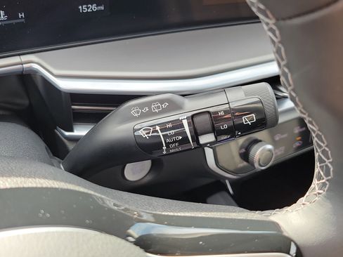 Certified 2025 Kia Sorento SX FWD image 31