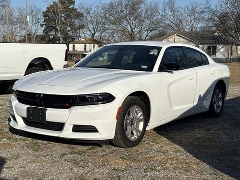 Used 2023 Dodge Charger SXT image 3