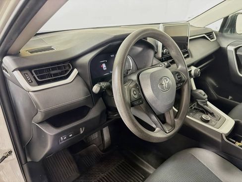 Used 2024 Toyota RAV4 LE AWD/4WD image 10