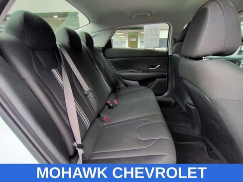 Used 2021 Hyundai Elantra SEL FWD image 26
