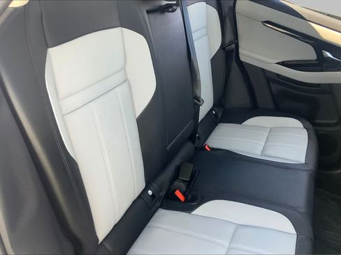 Certified 2025 Land Rover Range Rover Evoque Dynamic SE AWD/4WD image 19