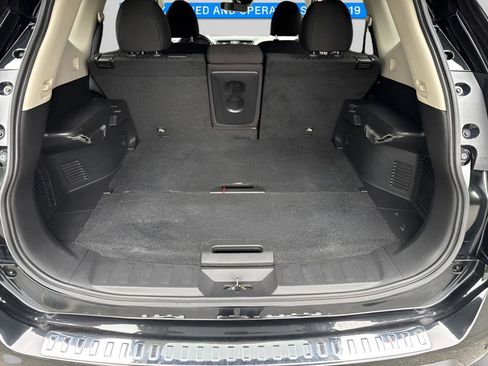 Used 2019 Nissan Rogue SV AWD/4WD image 12
