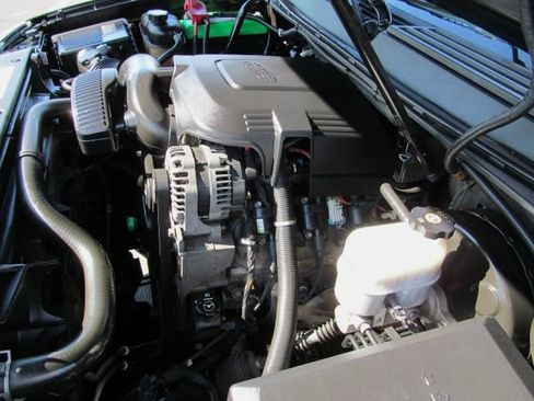 Used 2011 Cadillac Escalade EXT image 12