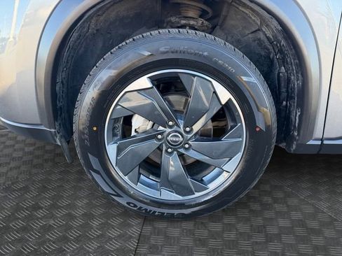 Used 2024 Nissan Rogue SV image 14