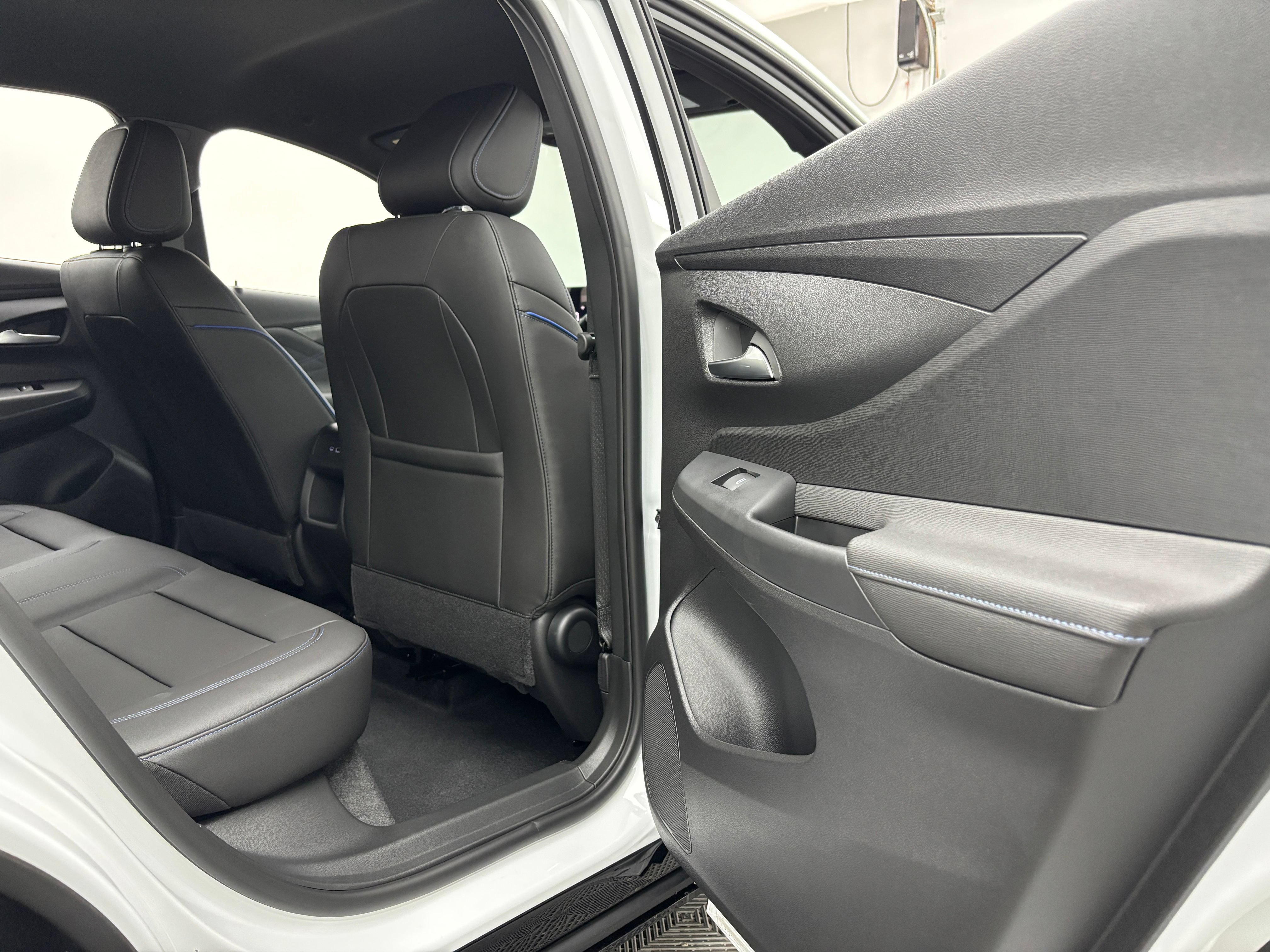 New 2026 Buick Envista Sport Touring w/ Convenience I Package FWD image 31
