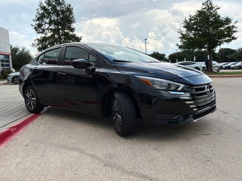 Used 2025 Nissan Versa SV FWD image 4