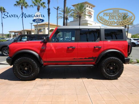 Certified 2022 Ford Bronco Wildtrak AWD/4WD image 1