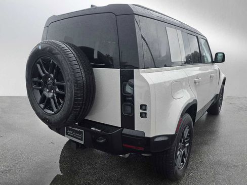 New 2026 Land Rover Defender 110 X-Dynamic SE AWD/4WD image 5