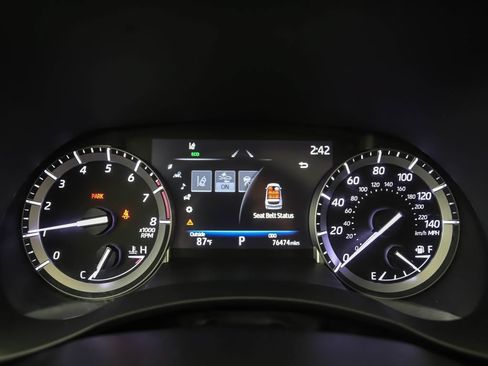 Used 2022 Toyota Highlander XLE AWD/4WD image 14