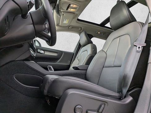 New 2026 Volvo XC40 B5 Plus w/ Climate Package AWD/4WD image 4