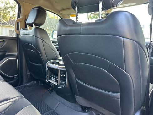 Used 2019 RAM 1500 Laramie image 34