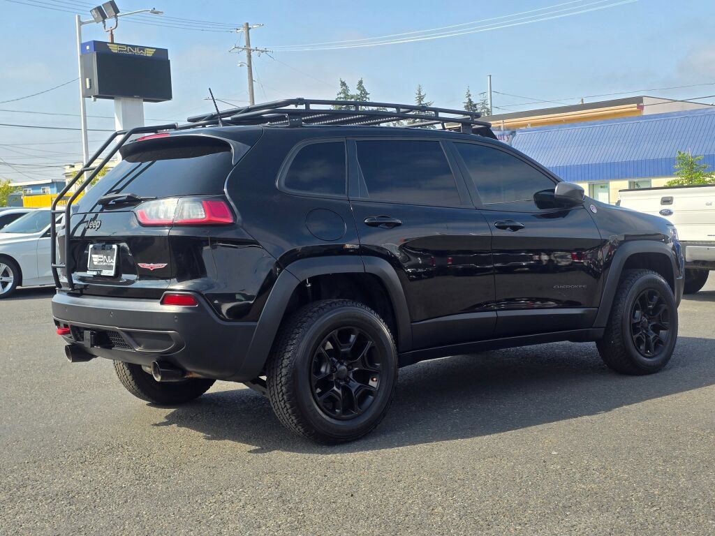 Used 2019 Jeep Cherokee Trailhawk AWD/4WD image 6