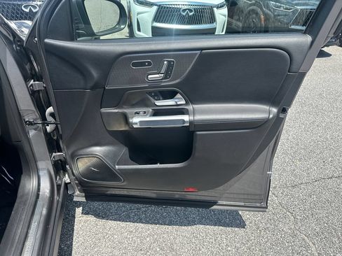 Used 2021 Mercedes-Benz GLB 250 4MATIC image 13