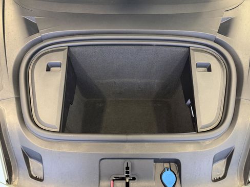 Certified 2025 Porsche Taycan image 27