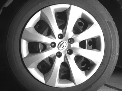 Used 2025 Toyota Corolla LE FWD image 12