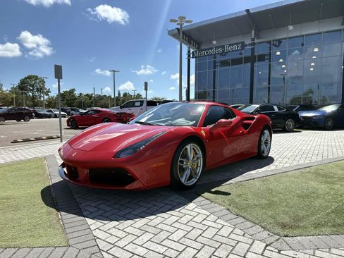 Used 2018 Ferrari 488 Spider RWD image 2