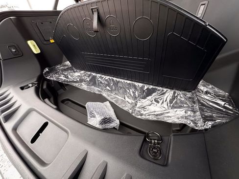 New 2025 Ford F150 Lightning Flash image 36