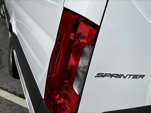 Used 2025 Mercedes-Benz Sprinter 2500 image 12