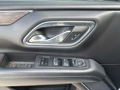 Used 2021 Chevrolet Suburban Z71 image 13