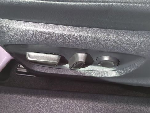 Certified 2023 Toyota Camry SE image 24