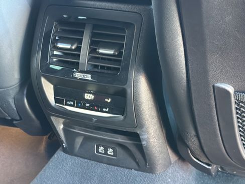 Used 2021 BMW X4 xDrive30i w/ M Sport Package AWD/4WD image 32