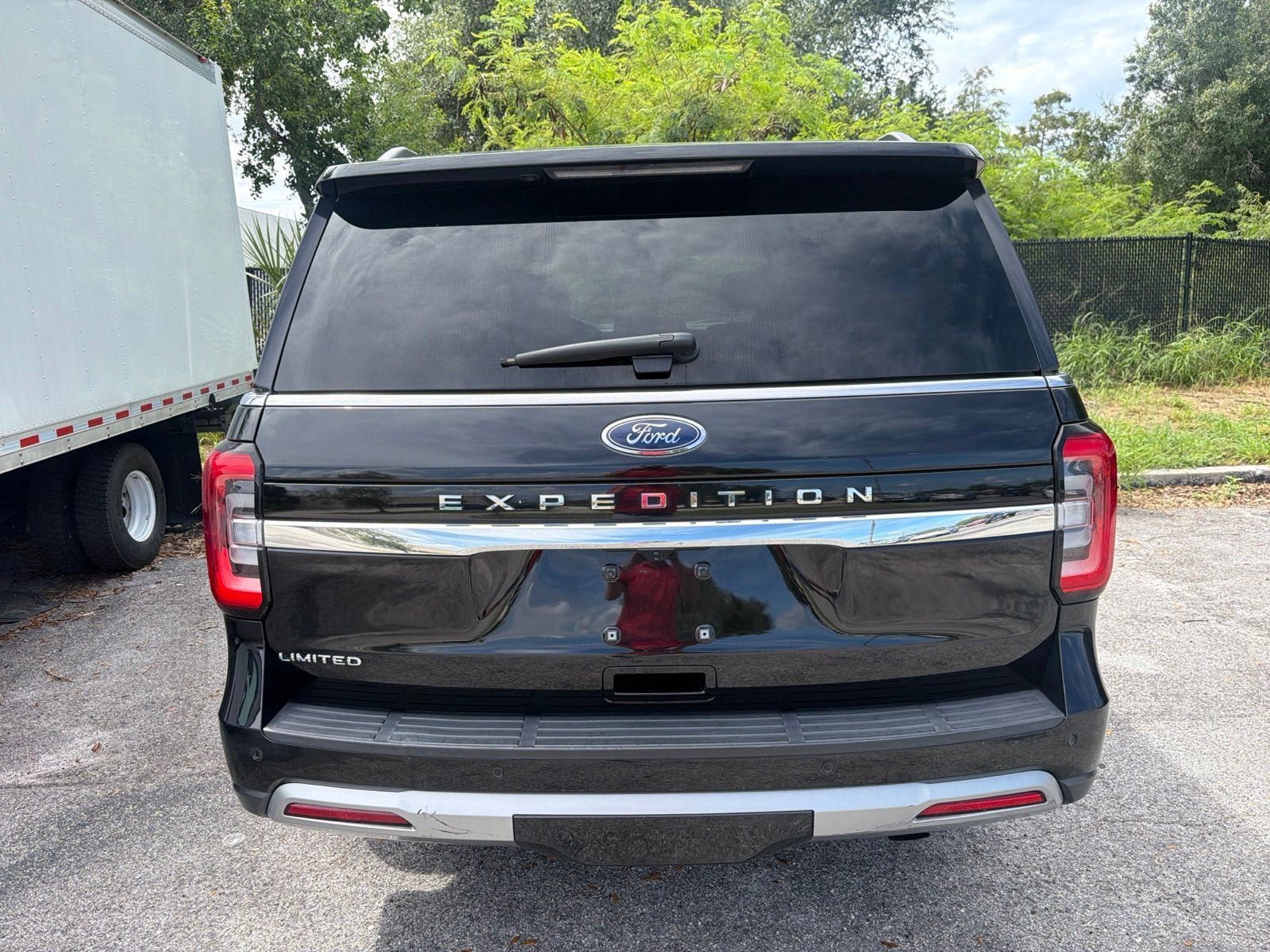 Used 2024 Ford Expedition Limited AWD/4WD image 10