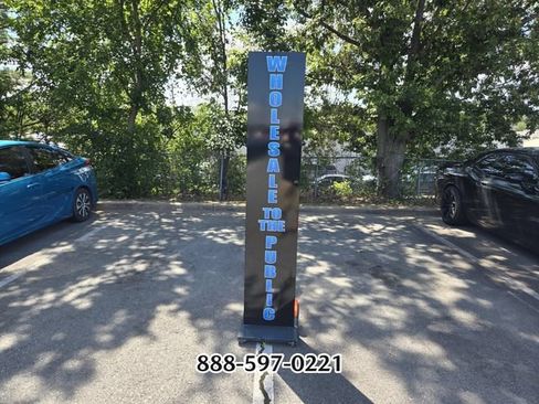 Used 2022 Toyota Prius Prime Limited FWD image 2