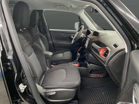 Used 2022 Jeep Renegade Trailhawk w/ Trailer Tow Group image 32