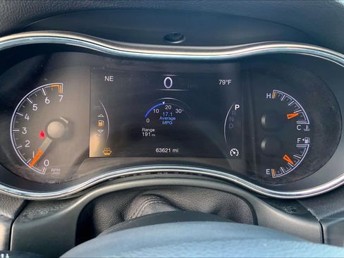 Used 2021 Jeep Grand Cherokee Laredo X image 25