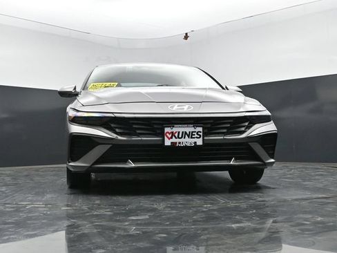 Used 2024 Hyundai Elantra SEL FWD image 58