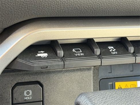 Used 2024 Toyota Tundra Limited image 17