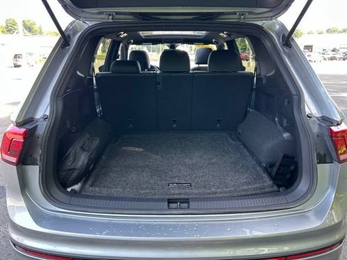 Used 2023 Volkswagen Tiguan SE R-Line AWD/4WD image 43