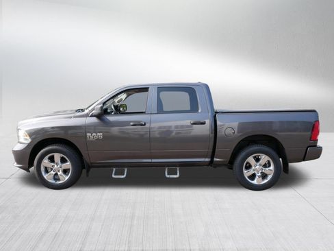 Used 2019 RAM 1500 Express w/ Express Value Package AWD/4WD image 4
