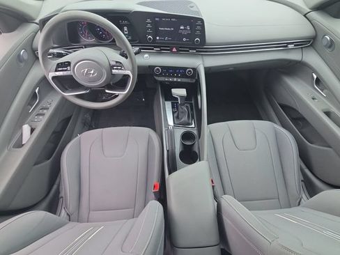 Used 2023 Hyundai Elantra SEL FWD image 13