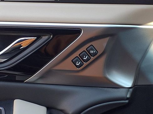 Used 2020 Subaru Outback Limited image 16