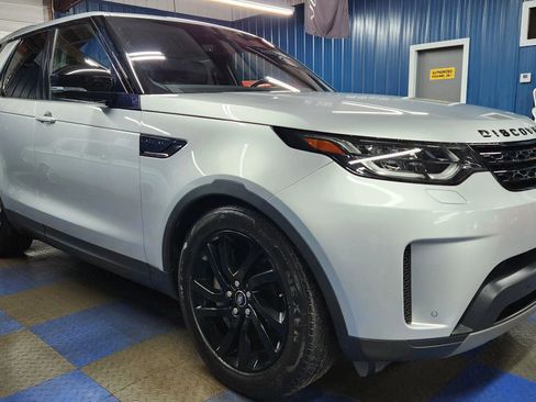 Used 2018 Land Rover Discovery HSE image 2