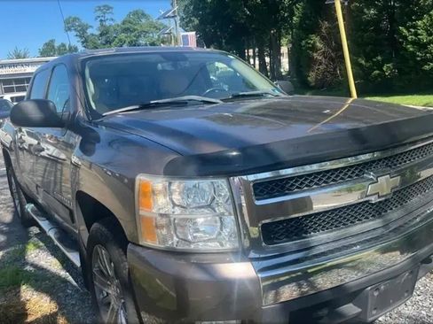 Used 2008 Chevrolet Silverado 1500 LT w/ 1LT Convenience Package AWD/4WD image 2
