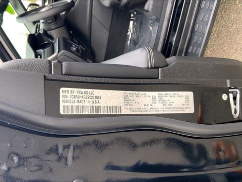 Certified 2025 Jeep Grand Cherokee Altitude image 30